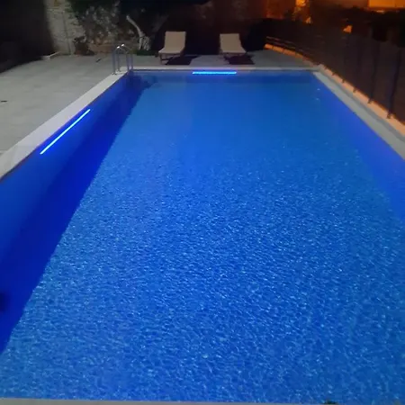Ksamil Apartments Appartamento *