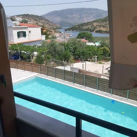 Ksamil Apartments アパート クサミル