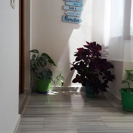 Ksamil Apartments * クサミル